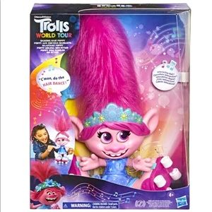DreamWorks Trolls World Tour Dancing Hair Poppy Doll on Skates with Pink Hair